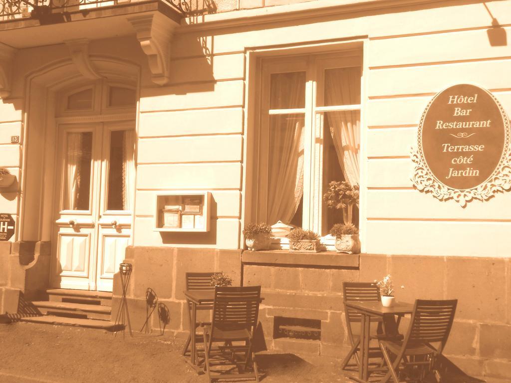 Hôtel De La Providence Égliseneuve-dʼEntraigues Buitenkant foto