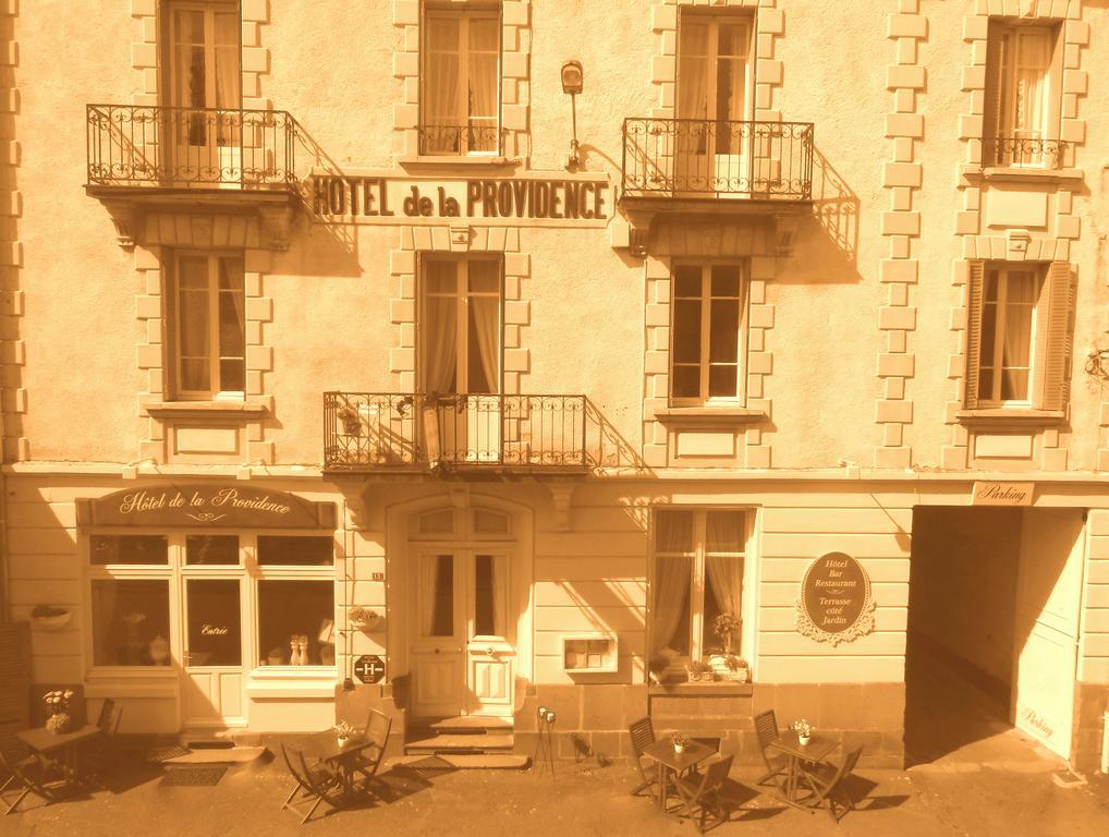 Hôtel De La Providence Égliseneuve-dʼEntraigues Buitenkant foto