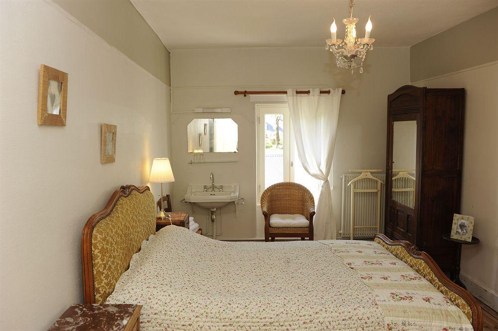 Hôtel De La Providence Égliseneuve-dʼEntraigues Buitenkant foto