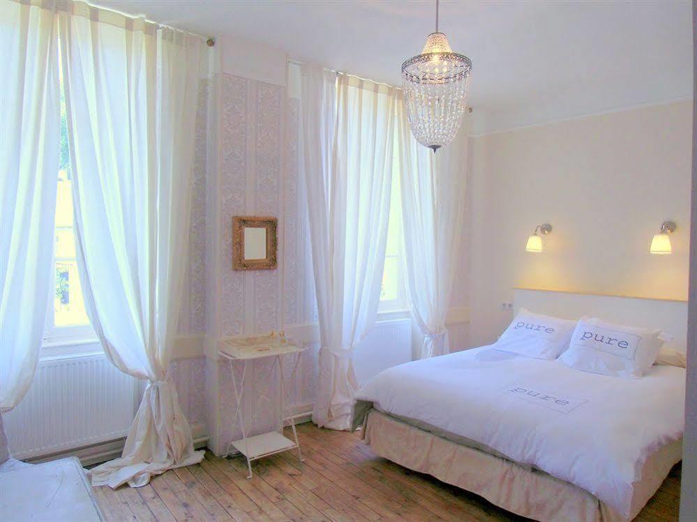 Hôtel De La Providence Égliseneuve-dʼEntraigues Buitenkant foto